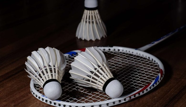 7 Peralatan Badminton Yang Wajib Ada Saat Bermain Badminton