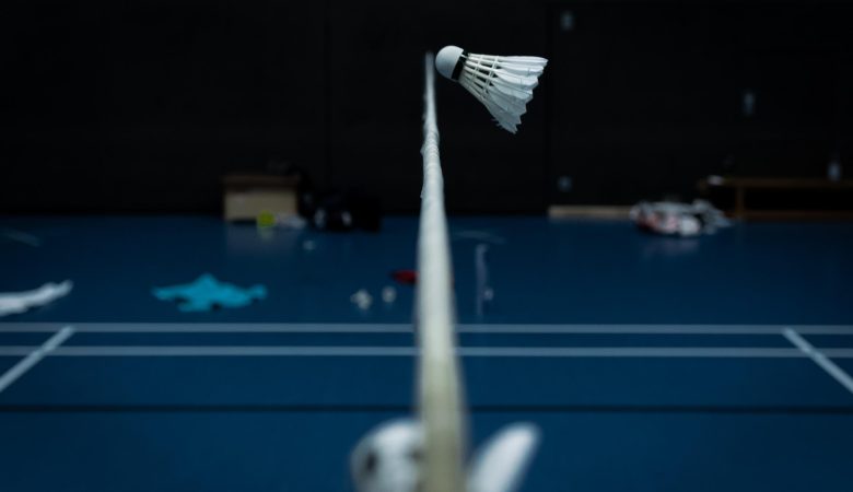 Mengapa Bola Bulu Tangkis Dinamakan Shuttlecock Dan Berapa Ukuran Standarnya