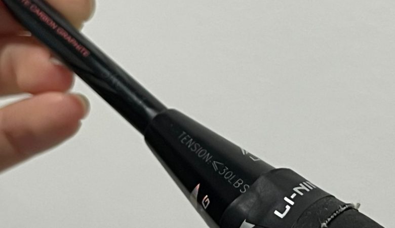 Sering Bingung, Ini Perbedaan Raket Badminton 3U, 4U, dan 5U!