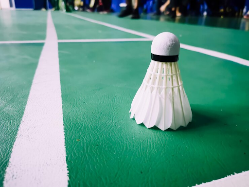 Jenis-Jenis Lantai Lapangan Badminton, Yuk Cari Tahu!