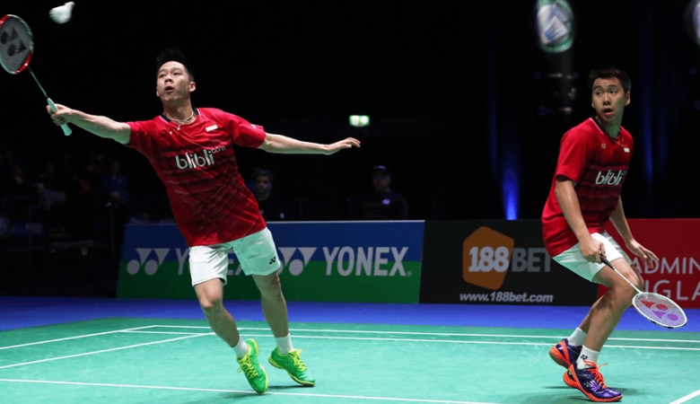 Cara Memilih Sepatu Badminton