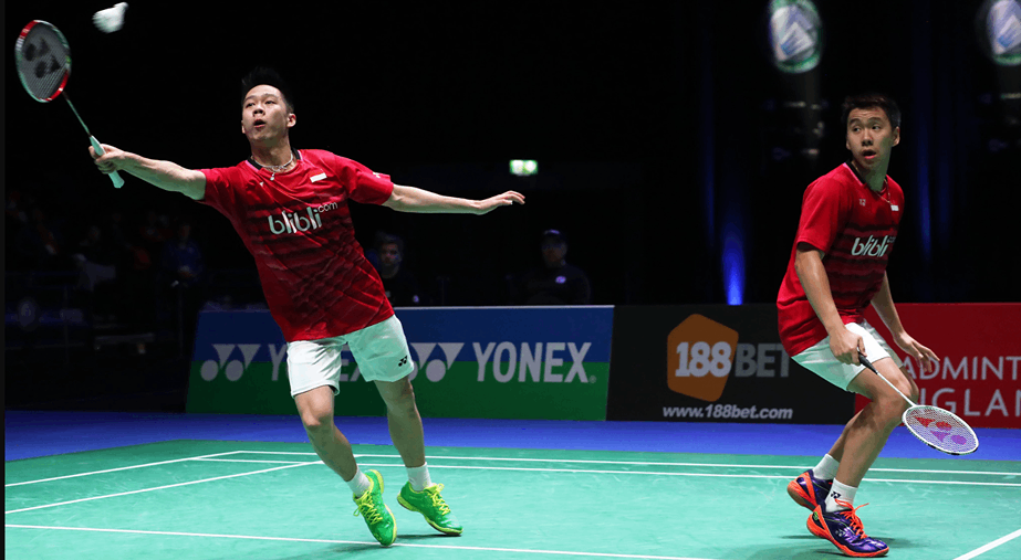 Cara Memilih Sepatu Badminton