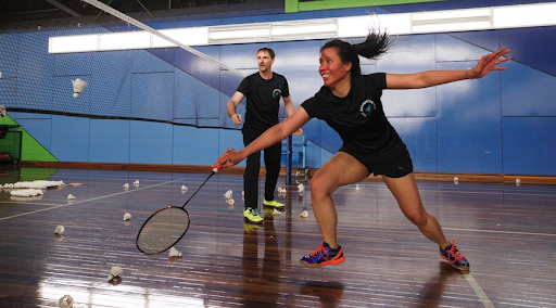 Latihan badminton dengan Partner atau Coach
