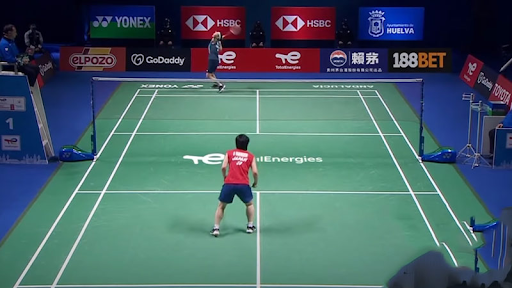 lapangan badminton indoor