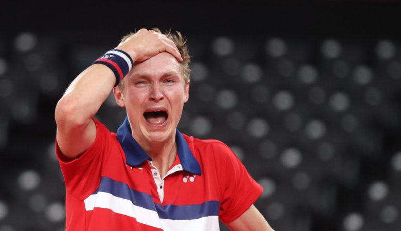 efek stop badminton