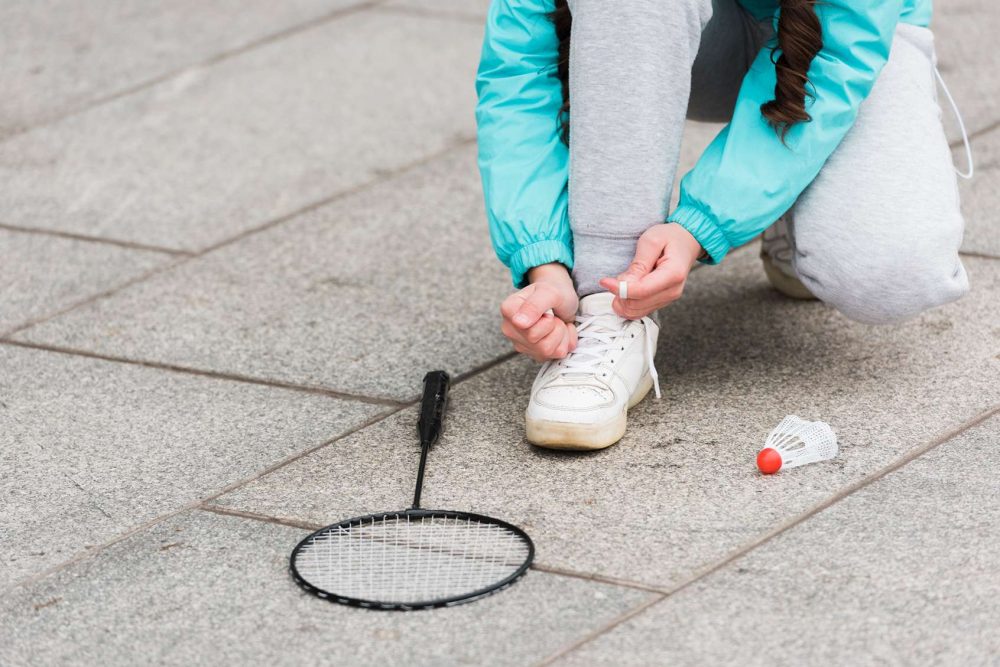 rekomendasi sepatu badminton pria