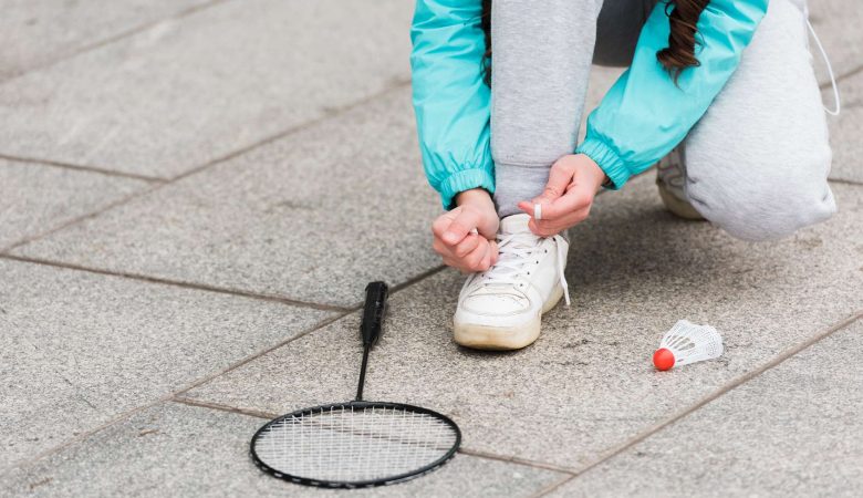 rekomendasi sepatu badminton pria